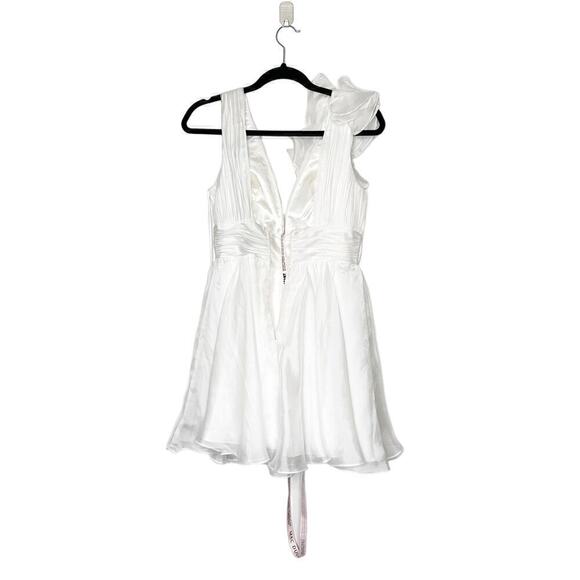 NWT Mac Duggal Ruffle Shoulder Empire Waist Dress 48952 Women's White Size 2 - Picture 4 of 7